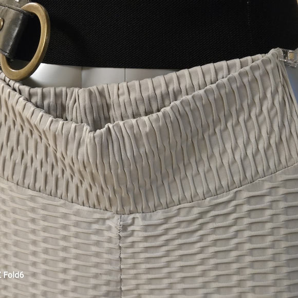 Yoga pants - Picture 3 of 6